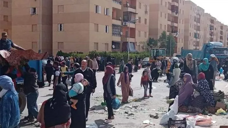 بالصور .. جهاز مدينة حدائق اكتوبر يشن حملة مكبرة علي دهشور لازالة الانشغالات والتعديات