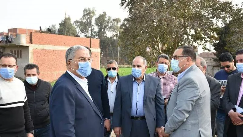 غراب يُشدد على تكثيف أعمال النظافة ورفع الإشغالات وإنهاء أعمال الرصف الجارية بالشرقية