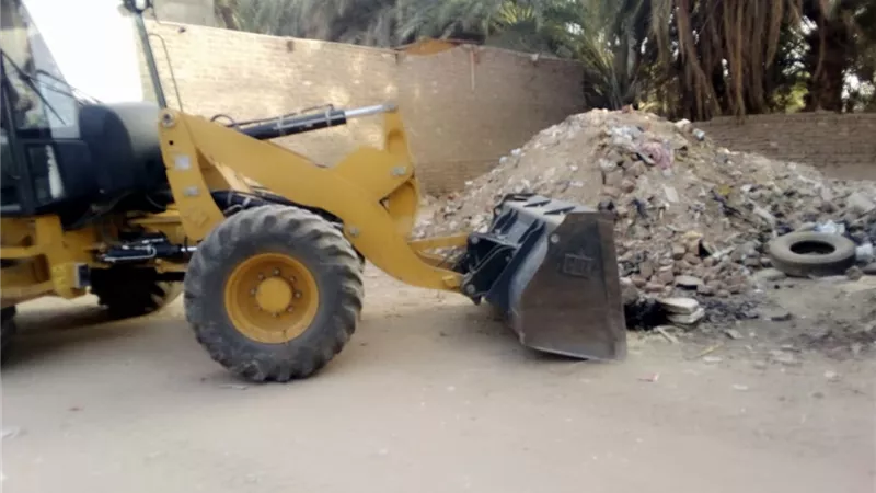 حملات نظافة ووقف أعمال بناء مخالف بمدينة الأقصر