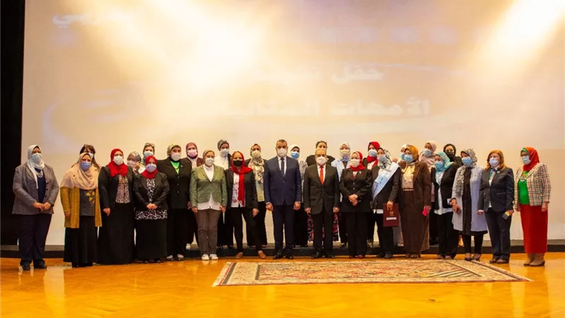 وزير الإنتاج الحربي : المرأة تشارك فى قطاع الإنتاج الحربى بنسبة تبلغ ( 13.34 % )