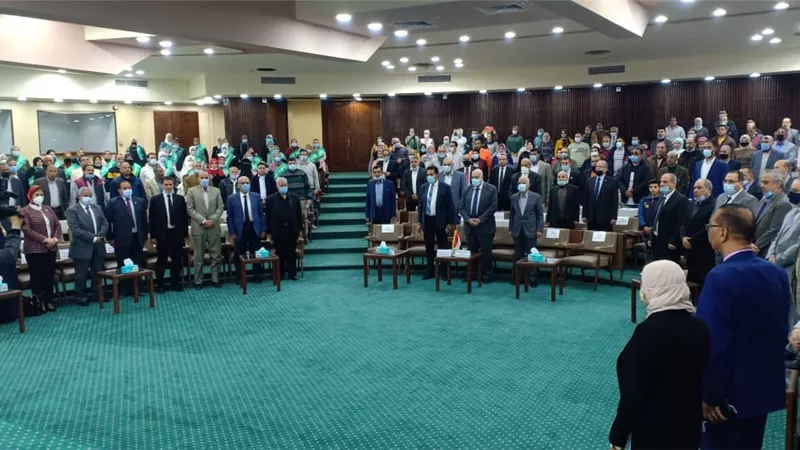 نقابة النسيج تُكَرم 41 إمرأة عاملة وتبرز دور المرأة في دفع عجلة الإنتاج