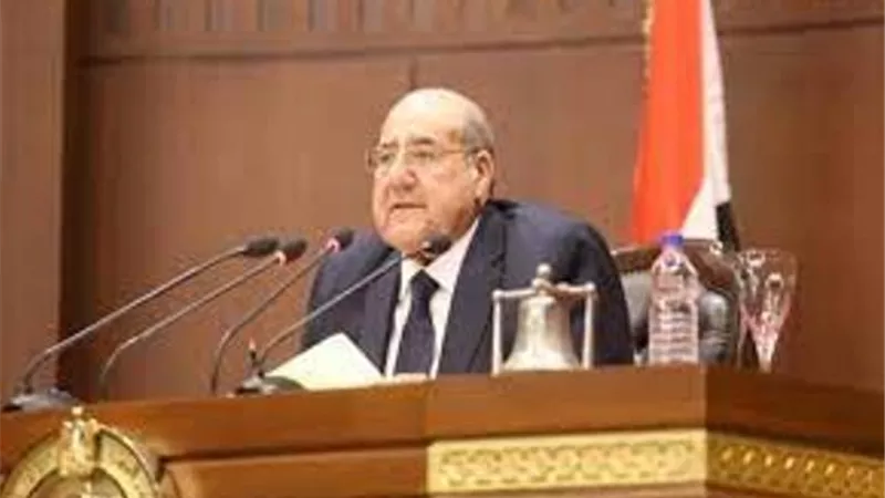 «الشيوخ» يدرس منع التصفيق داخل المجلس
