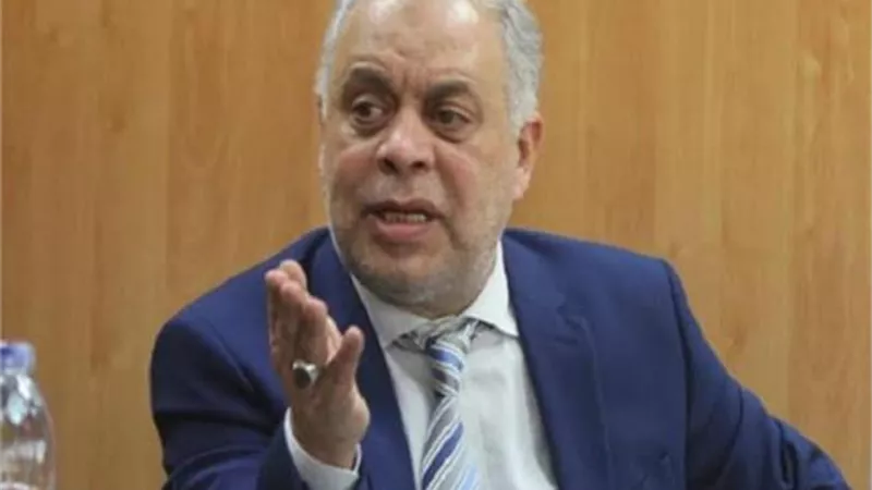 حقيقة استقالة اشرف زكى من مقعد نقيب الممثلين.. فيديو