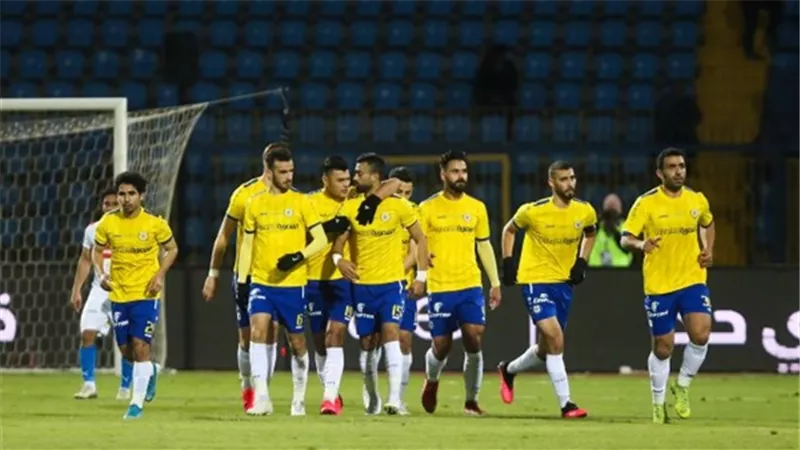 شيحة : الإسماعيلي يحتاج للفوز فى 10 مباريات