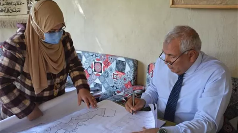 محافظ الوادي الجديد يعتمد مخطط مدينة موط الاستراتيجي بالداخلة
