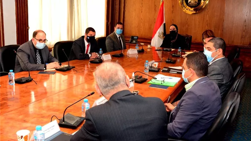 نيفين جامع : المراكز التكنولوجية أحد الاذرع الفنية للوزارة للارتقاء بالصناعة الوطنية