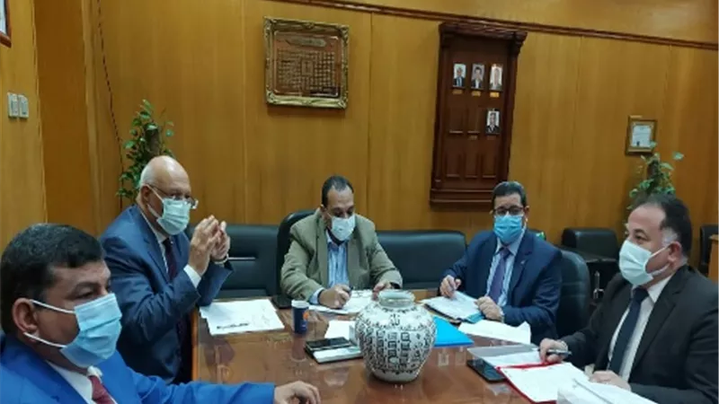 لجنة قيادات جامعة بنها تستقبل المتقدمين للوظائف الإشرافية