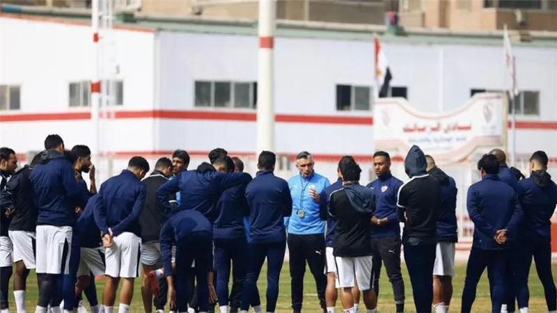 تفاصيل جلسة كارتيرون مع لاعبي الزمالك