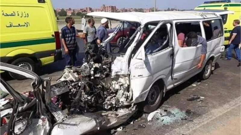 مصرع وإصابة 15 مواطنا فى تصادم مروع بالشرقية