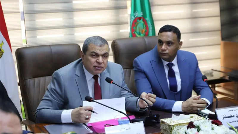 سعفان ومحافظ الدقهلية يلتقيان العمالة العائدة من الخارج لمساعدتهم في عمل مشروعات صغيرة