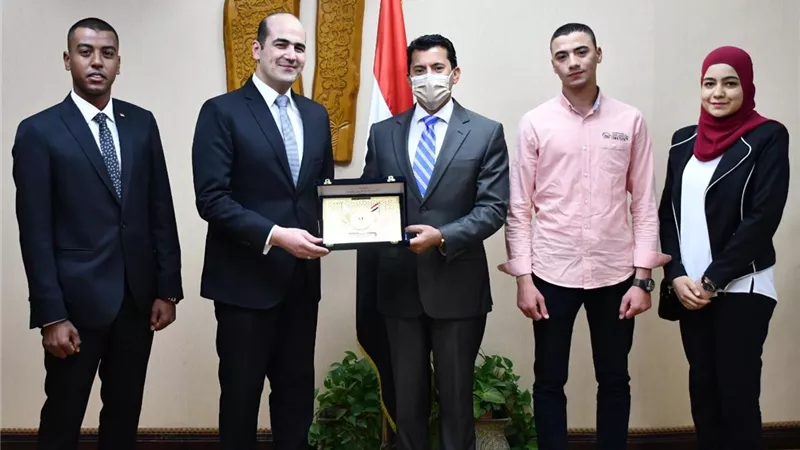 وزارة الشباب تحتفي بمشاركة طلبة أكاديمية الشرطة بمهرجان إبداع