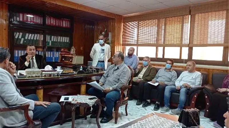 وكيل الصحة بدمياط يناقش تطوير الأداء فى المستشفيات
