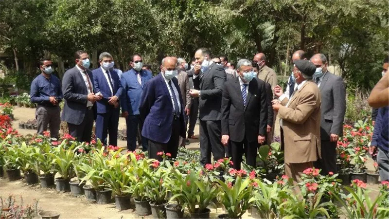محافظ المنيا ورئيس الجامعة يفتتحان معرض زهور كلية الزراعة احتفالا بأعياد الربيع..صور