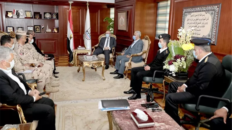 لجنة لحل مشكلات الطريق الصحراوي الشرقي