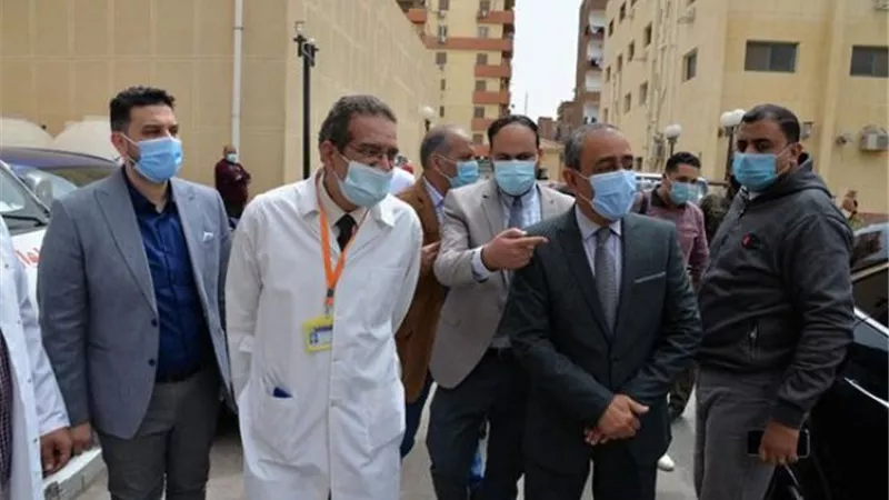 محافظ الإسماعيلية يتفقد أحدث جهاز للمسح الذري ويلتقي مرضي الأورام بالمستشفى التعليمي ..صور