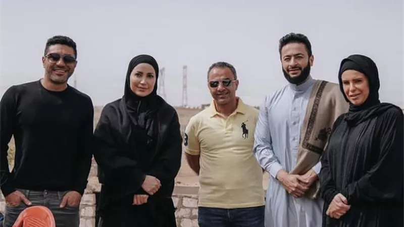 محمد عز يشارك متابعيه إطلالة جديدة برفقة نجوم 