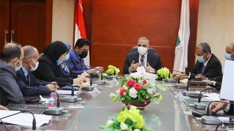 محافظ سوهاج يبحث الإستعدادات لإطلاق حملة مكبرة للتوعية بمخاطر الإدمان..صور