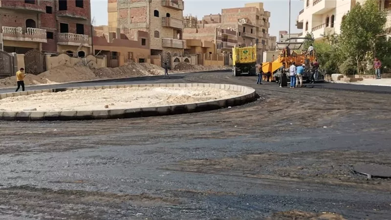 رئيس الجهاز: رصف طرق حي النوادي بالمنيا الجديدة