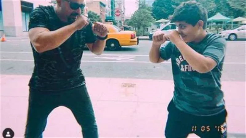 إصابة نجل أحمد السقا بفيروس كورونا