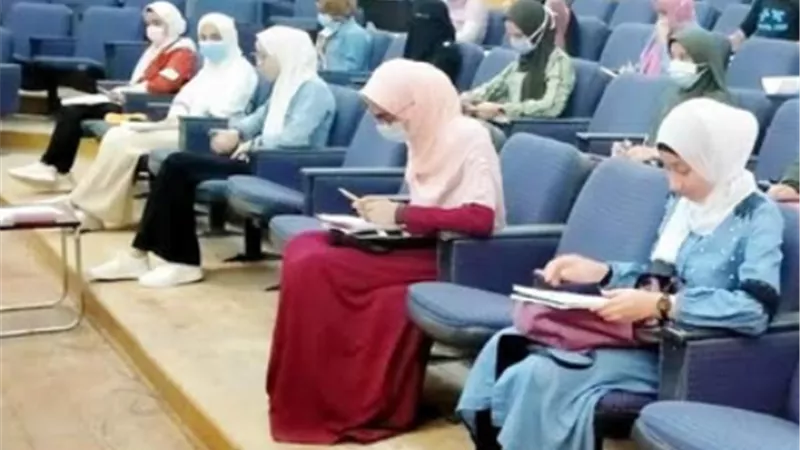 مجموعات تقوية فى ٥ قاعات مجهزة لطلاب الثانوية العامة بالوادى الجديد