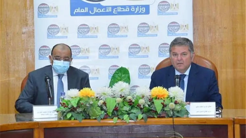 وزيرا التنمية وقطاع الأعمال يناقشان مع 4 محافظين اماكن محطات شحن السيارات الكهربائية