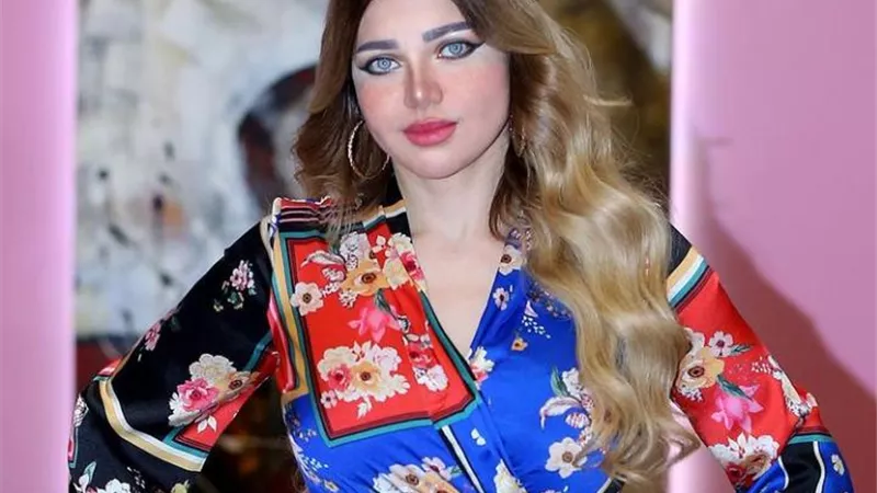 شاهد .. إطلالة جذابة للإعلامية ياسمين الخطيب من كواليس 