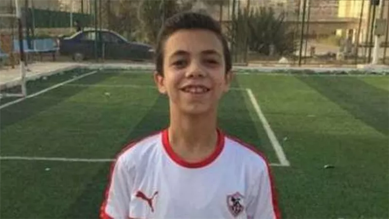 والد لاعب الزمالك المتوفي على سجادة الصلاة: والدته فقدت الوعي حتى اليوم.. فيديو