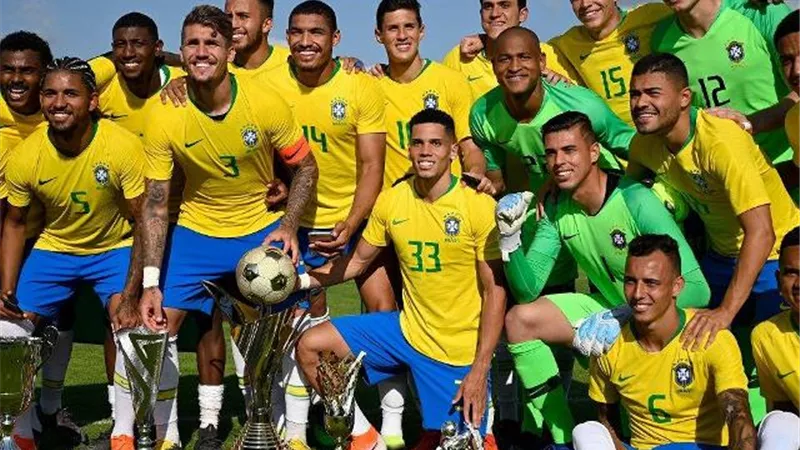 الاتحاد البرازيلي ينهى الجدل حول تنقلات المدربين الموسم المقبل
