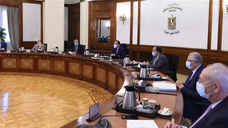 رئيس الوزراء يتابع جهود تبسيط إجراءات الإفراج الجمركي عن البضائع بالموانئ