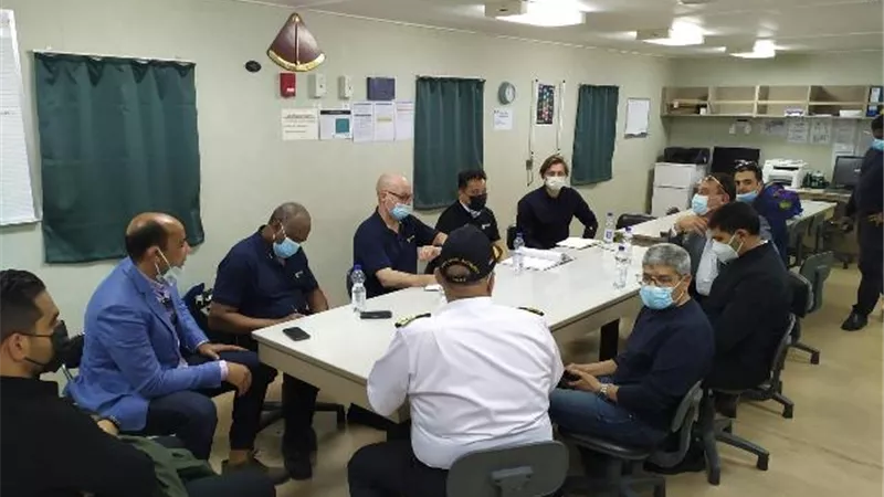 شركة الإنقاذ الهولندية SMIT تشيد بإجراءات هيئة قناة السويس لتعويم السفينة الجانحة