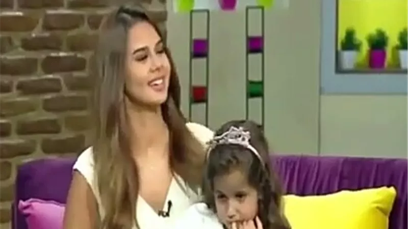 ليست ابنتى.. منه عرفه تكشف حقيقة صورة أثارت الجدل على السوشيال ميديا