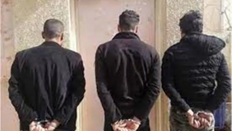 حبس 3 ذئاب بشرية لتجريدهم فتاة من ملابسها وتصويرها عارية بإيتاى البارود