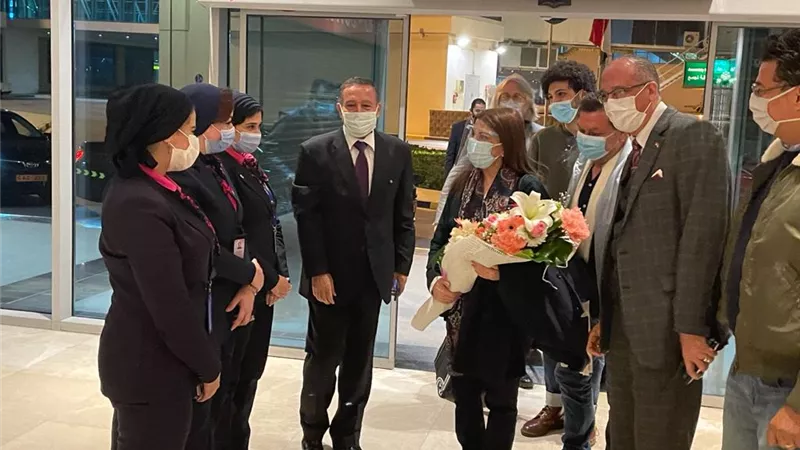 وصول الفنانة ماجدة الرومى للقاهرة لإحياء حفل مسرح قصر القبة