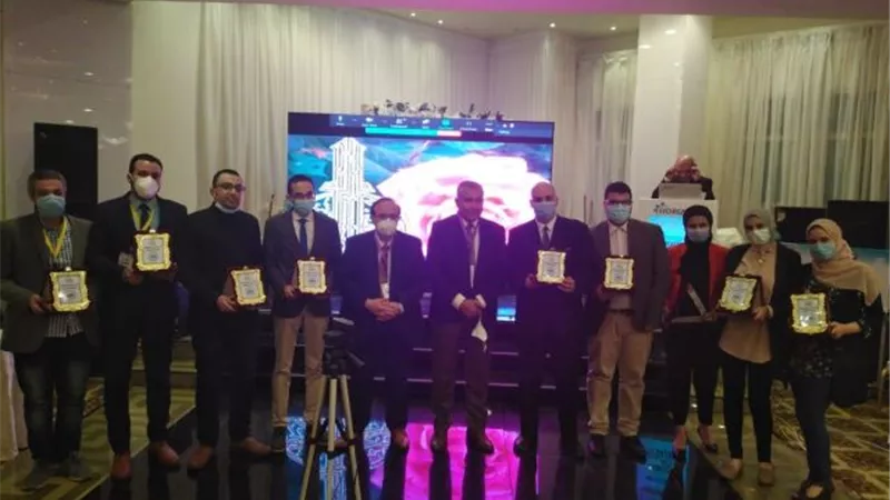 مؤتمر قسم الأمراض الصدرية بجامعة المنصورة لمحاربة كوفيد 19.. بالصور