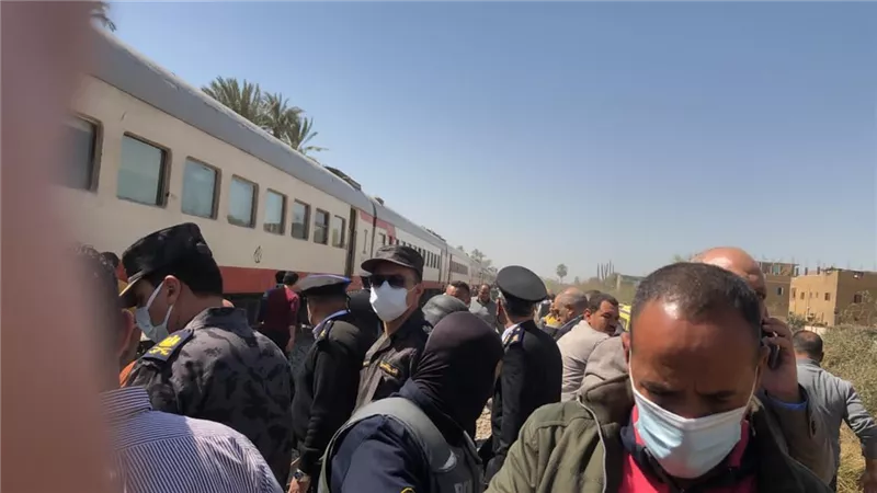 صور| الأجهزة الأمنية والحماية المدنية تواصل إنقاذ مصابي القطار