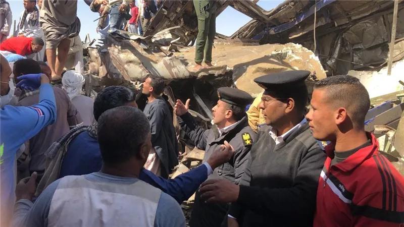 الصحة: 91 مصابًا و32 وفاة في حادث تصادم قطارين بسوهاج
