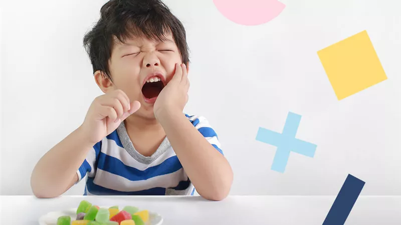 مشاكل تسوس أسنان طفلك بعمر السنتين.. انتبهي إلى هذه الأعراض