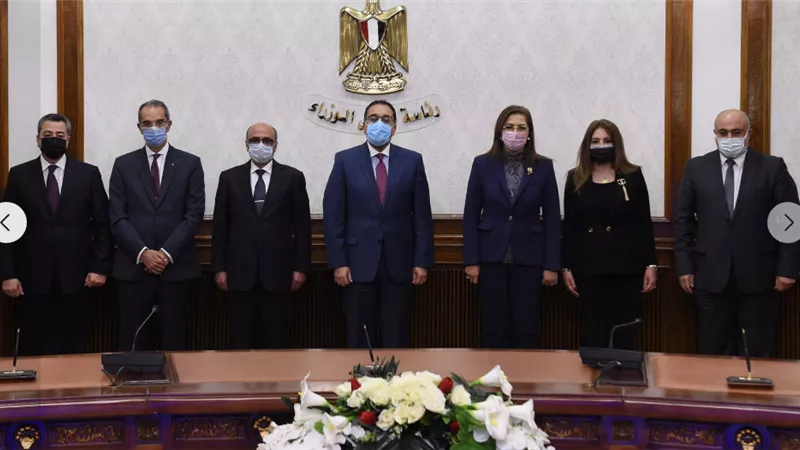 رئيس الوزراء يشهد توقيع بروتوكول تعاون بشأن تدبير وتشغيل فروع توثيق متنقلة تتبع مصلحة الشهر العقاري والتوثيق