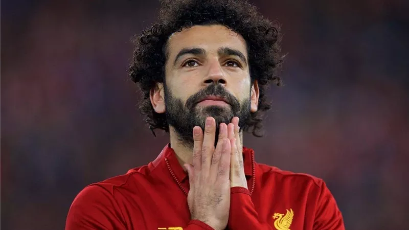 محمد صلاح ينعى ضحايا حادث قطار ى الصعيد