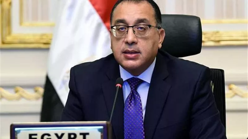 رئيس الوزراء : جنوح السفينة بقناة السويس حادث استثنائي