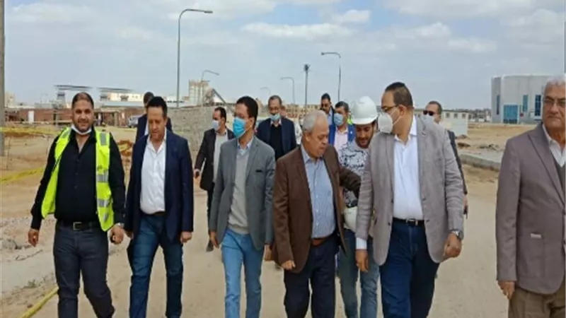 الجيزاوى يتفقد أعمال إنشاء مبنى المدرجات ومقر جامعة بنها الأهلية بالعبور