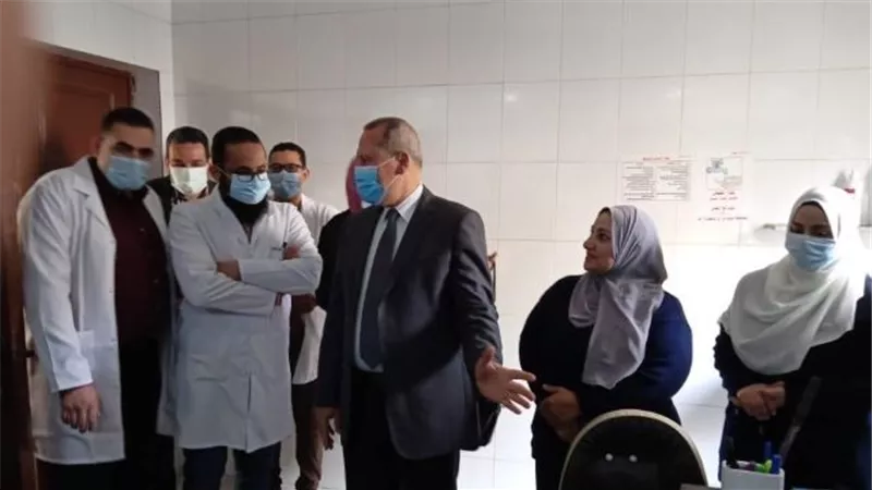 تلقى لقاح فيروس كورونا بمستشفى شربين وبلقاس فى الدقهلية