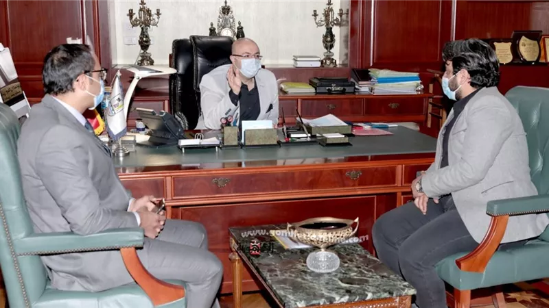 محافظ بنى سويف يلتقى مدير فرع التأمين الصحى