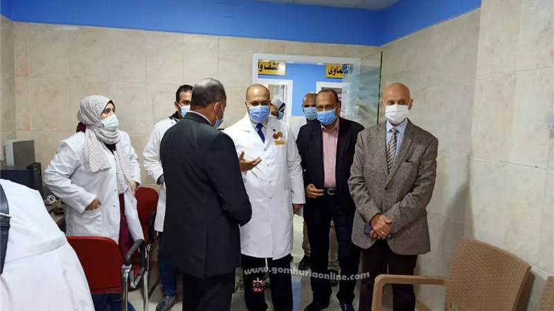 وكيل الصحة بالشرقية يتابع أولي جلسات العلاج الكيماوى لمرضي الأورام بالسعديين