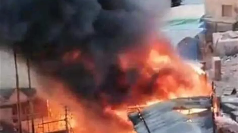 حريق ضخم يلتهم محلات نفق ممر المحطة الممتد لنفق عرابى بالزقازيق..صور