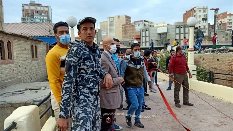 وكيل وزارة الصحة بالشرقية يتابع عملية اخماد حريق الأكشاك التجارية بمحطة الزقازيق