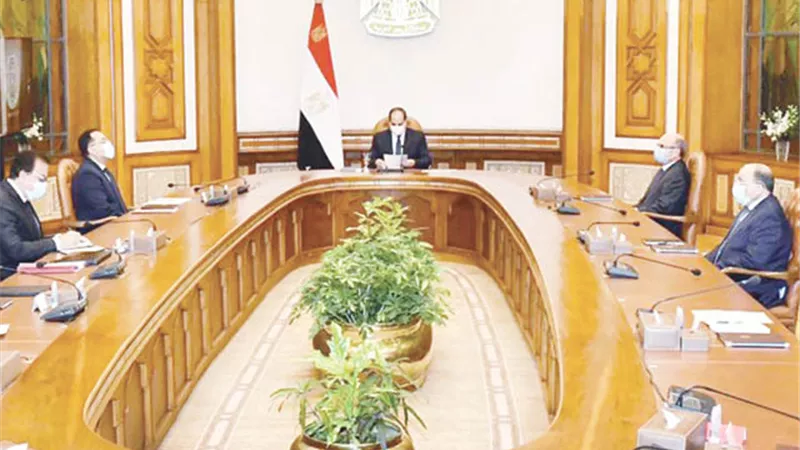 الرئيس يتابع حادث قطاري سوهاج.. لحظة بلحظة