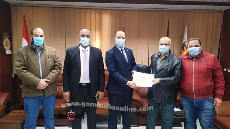 تعليم سوهاج انجاز 99 % في فحص الشكاوى والرد عليها ..صور