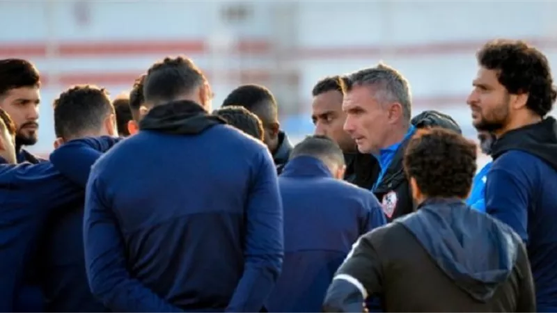 تفاصيل اجتماع كارتيرون مع لاعبى الزمالك