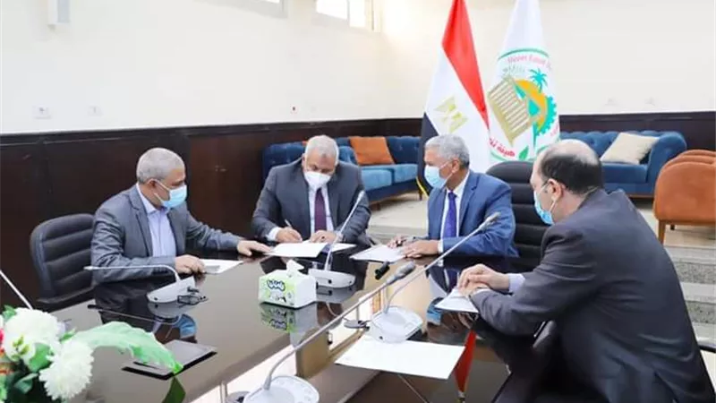 الزملّوط يوقع اتفاقية 
